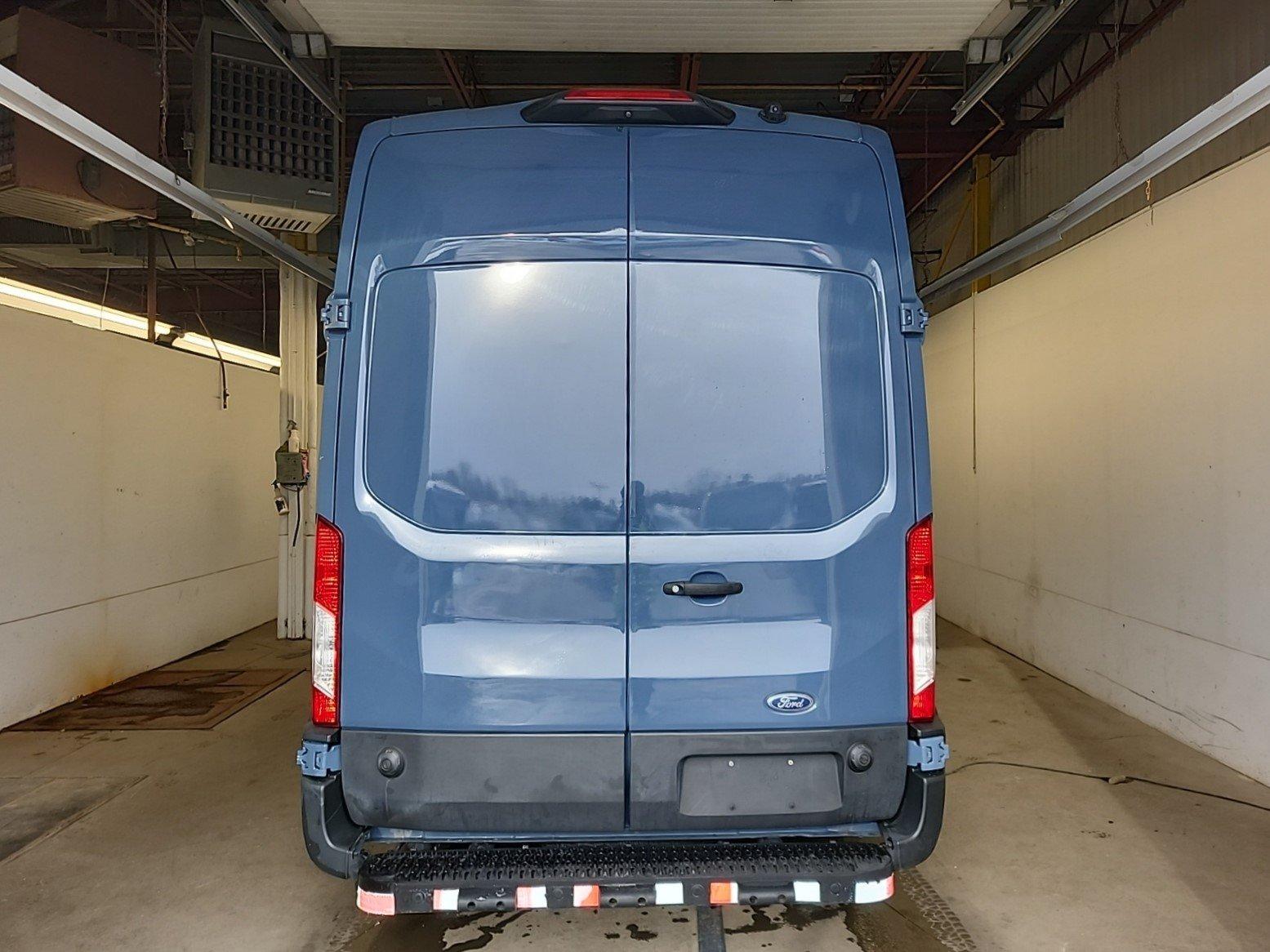 Ford Transit-250 Cargo Van 2020 - Image 9