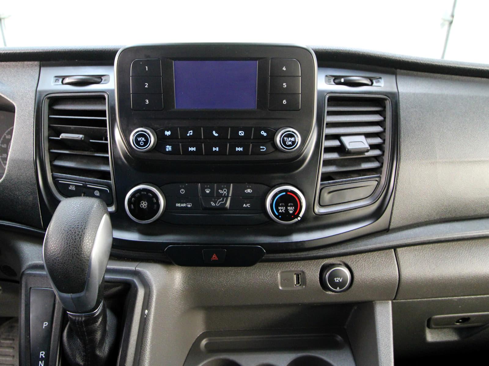 Ford Transit-250 Cargo Van 2023 - Image 4