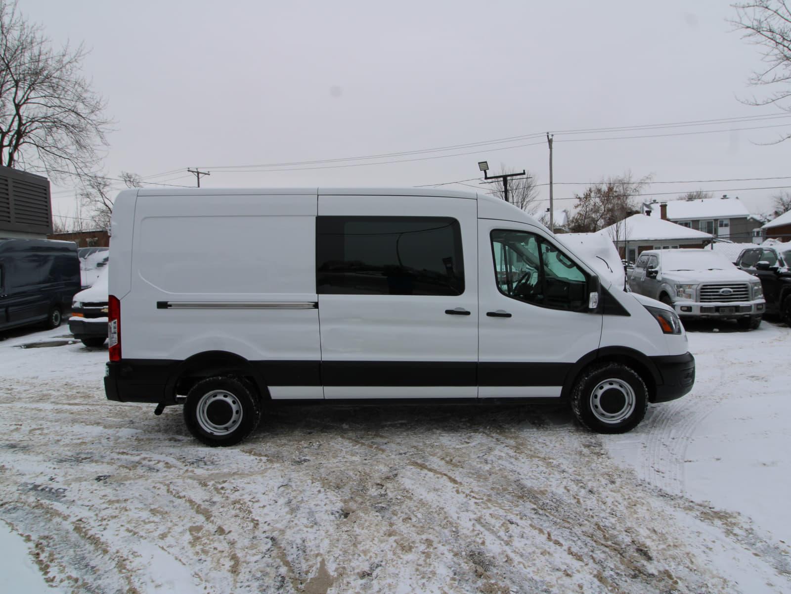 Ford Transit-250 Cargo Van 2023 - Image 5