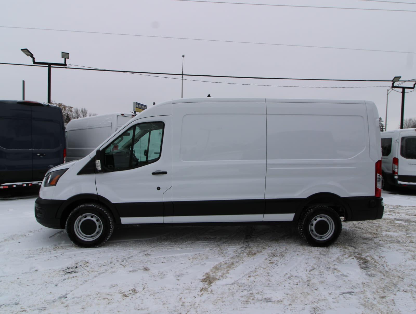 Ford Transit-250 Cargo Van 2023 - Image 7