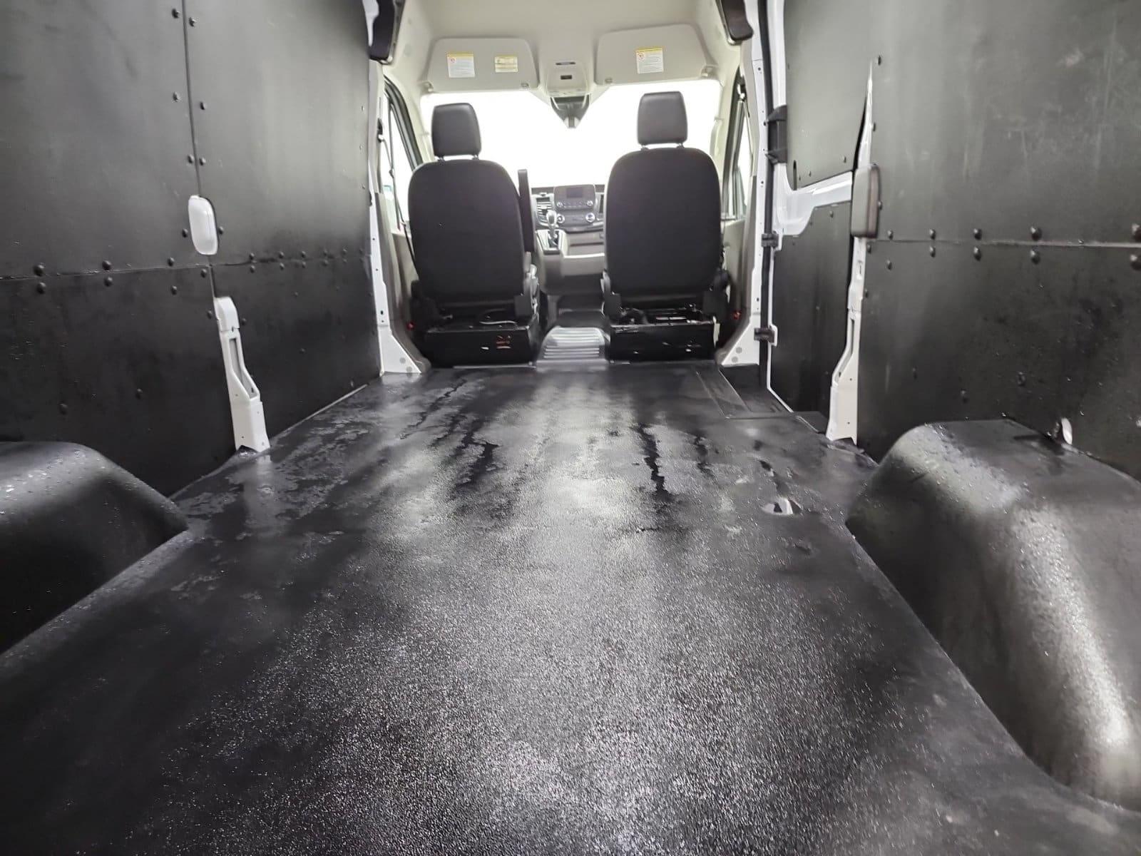 Ford Transit-250 Cargo Van 2024 - Image 3