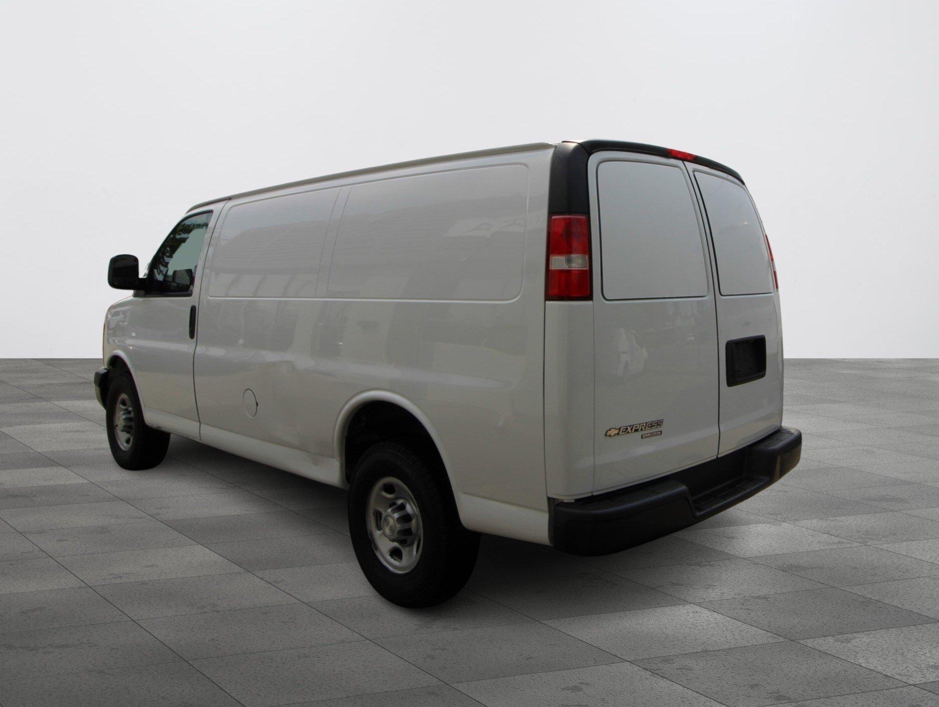 Chevrolet Express Cargo Van 2016 - Image 9