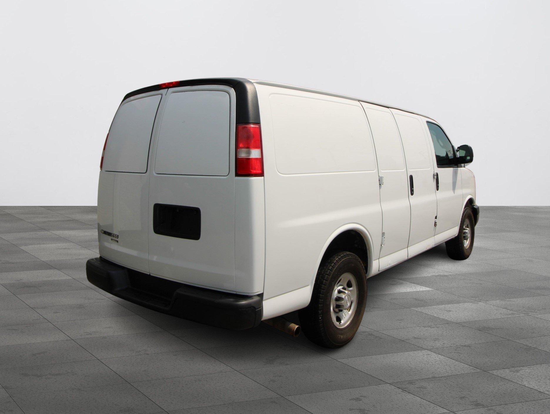 Chevrolet Express Cargo Van 2016 - Image 7