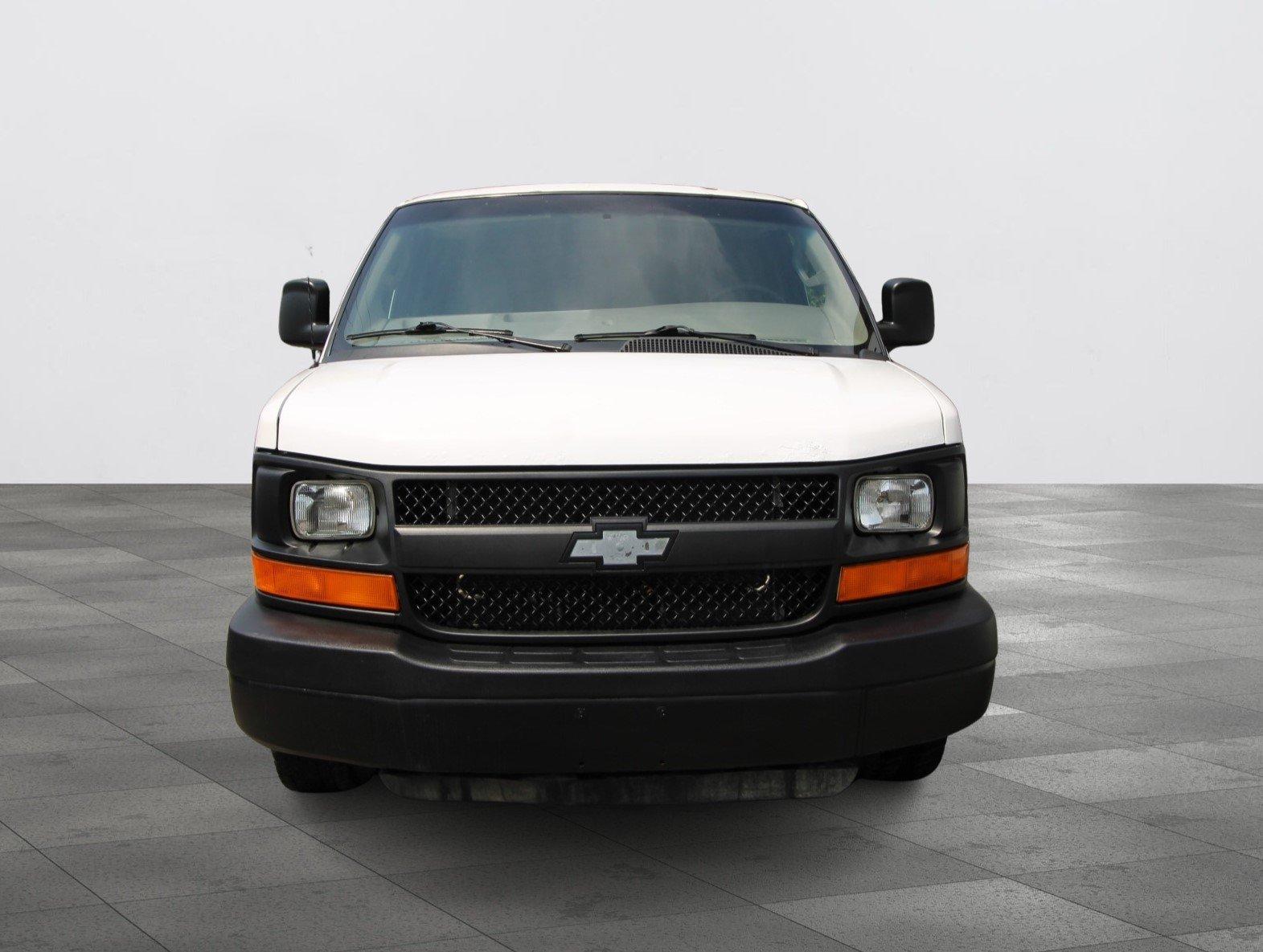 Chevrolet Express Cargo Van 2016 - Image 11