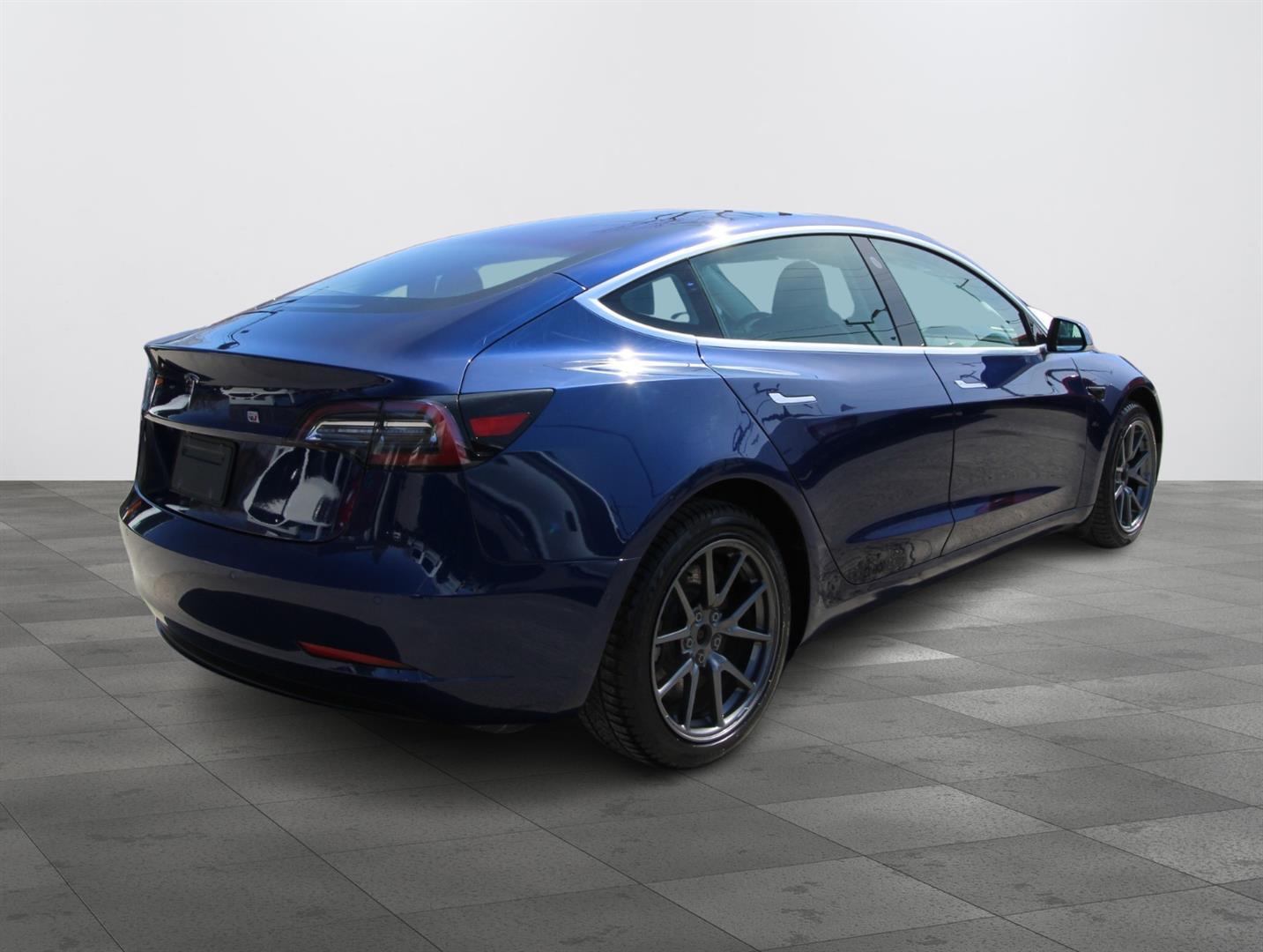 Tesla Model 3 2019 - Image 9