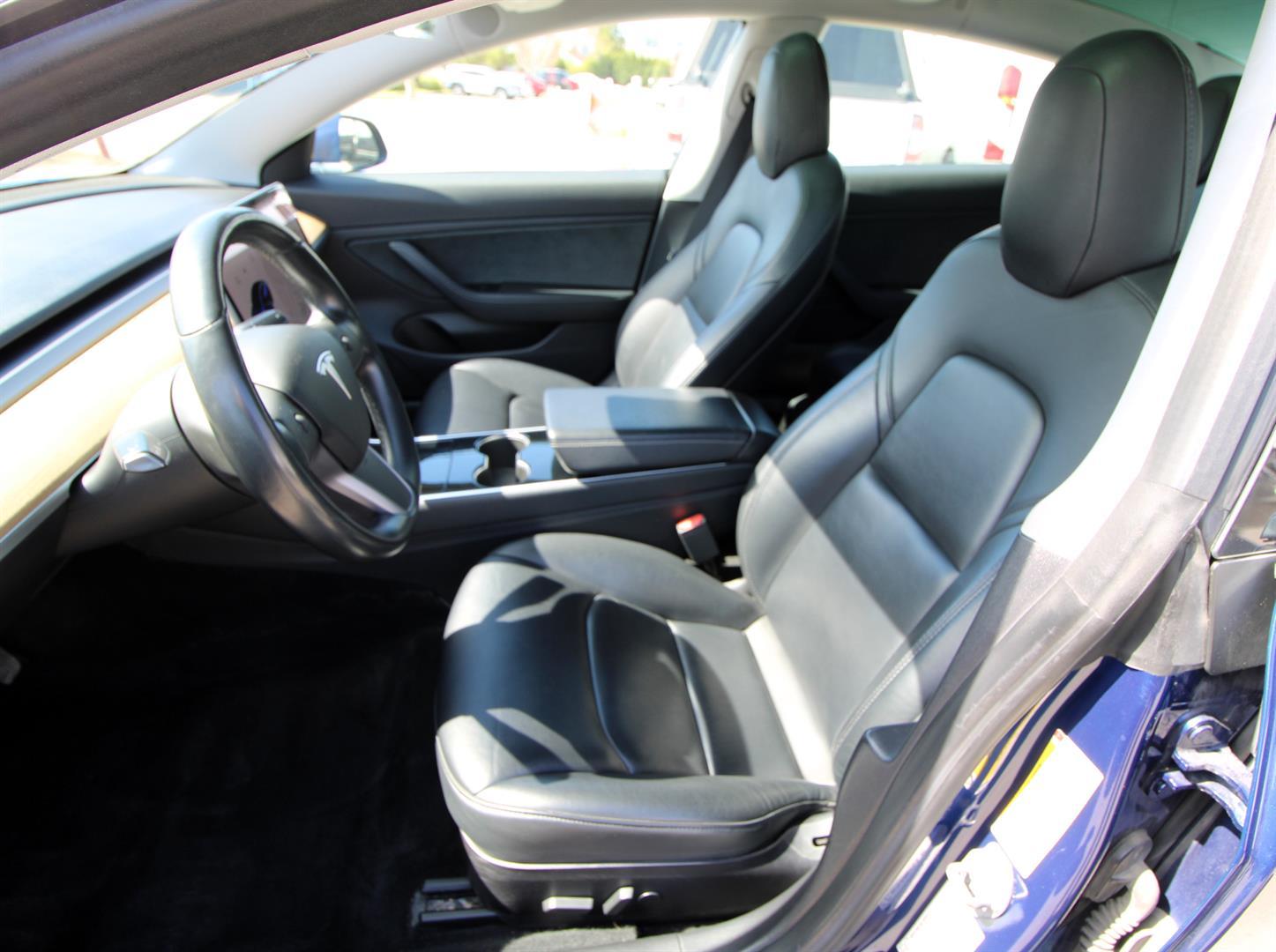 Tesla Model 3 2019 - Image 10