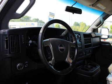 Gmc Savana Cargo Van 2018 - Thumbnail 10