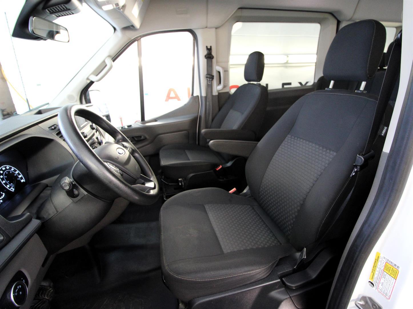 Ford Transit Wagon 2021 - Image 12