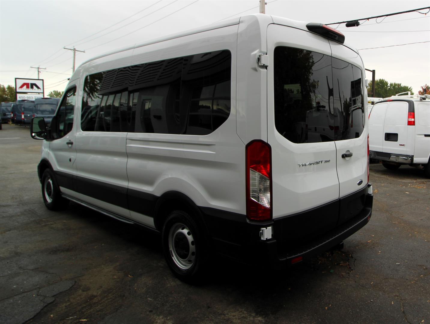 Ford Transit Wagon 2021 - Image 11