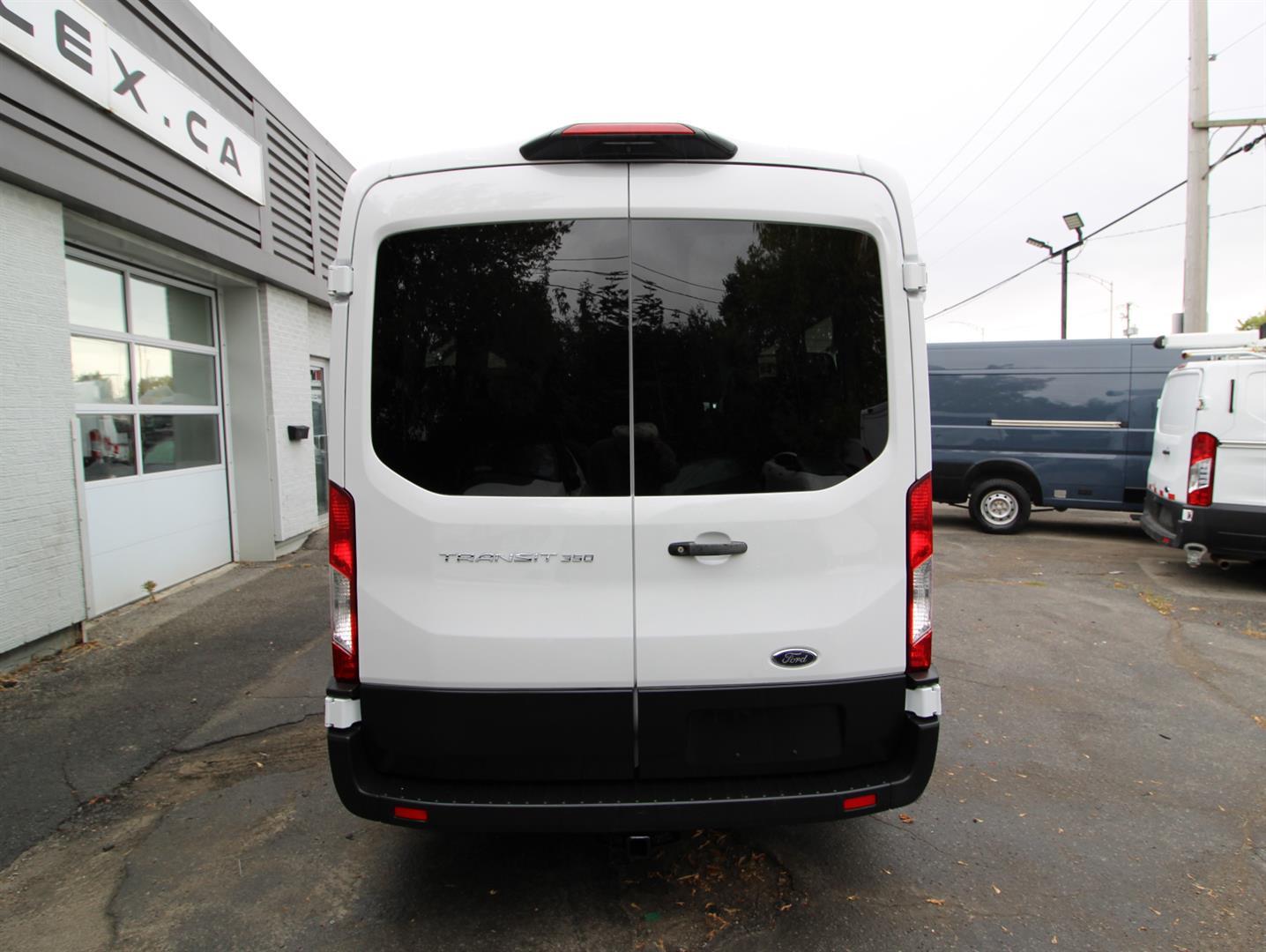 Ford Transit Wagon 2021 - Image 16
