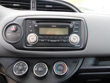 Toyota Yaris 2015 - Thumbnail 6