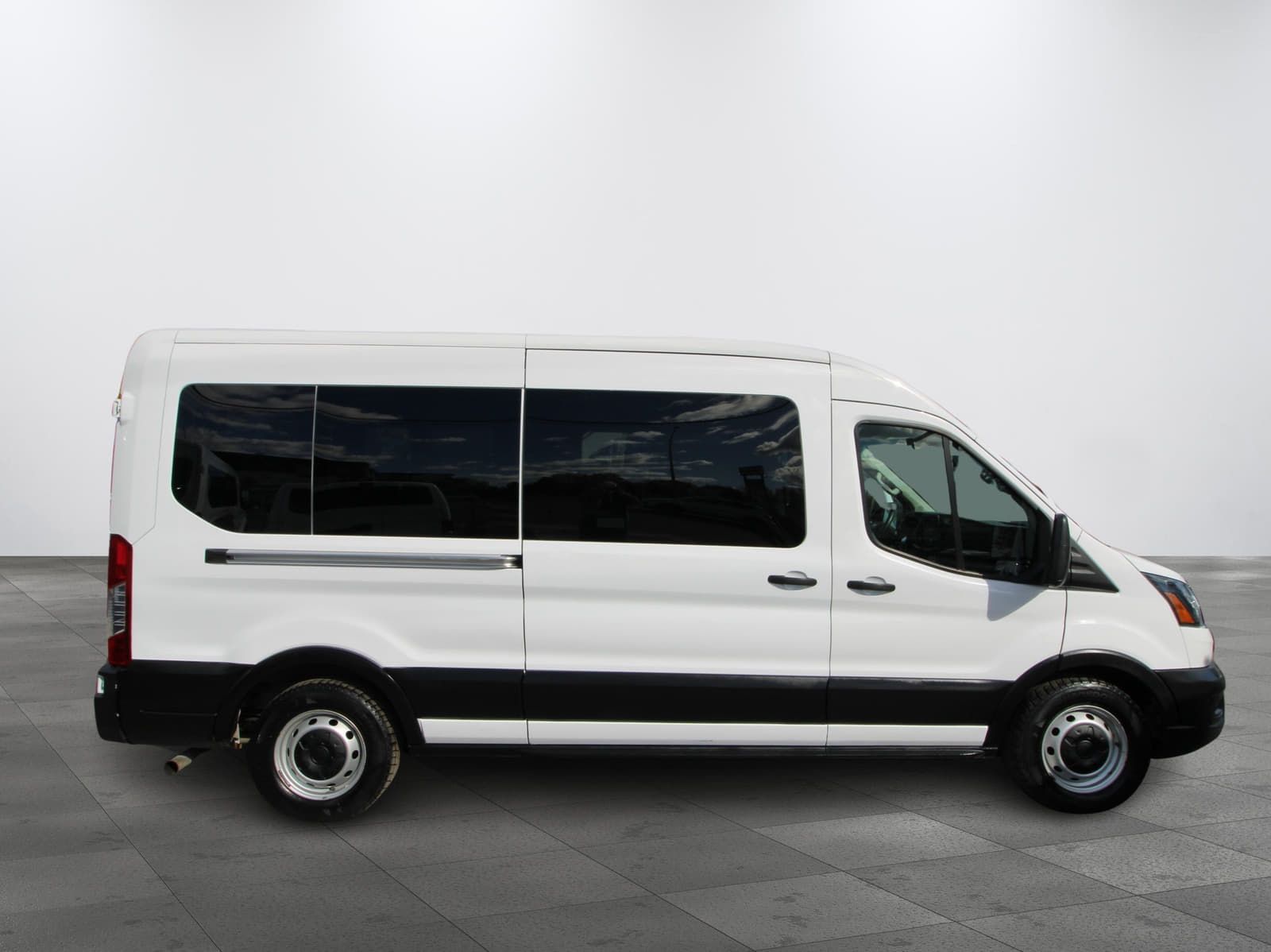 Ford Transit Passenger Wagon 2022 - Thumbnail 5