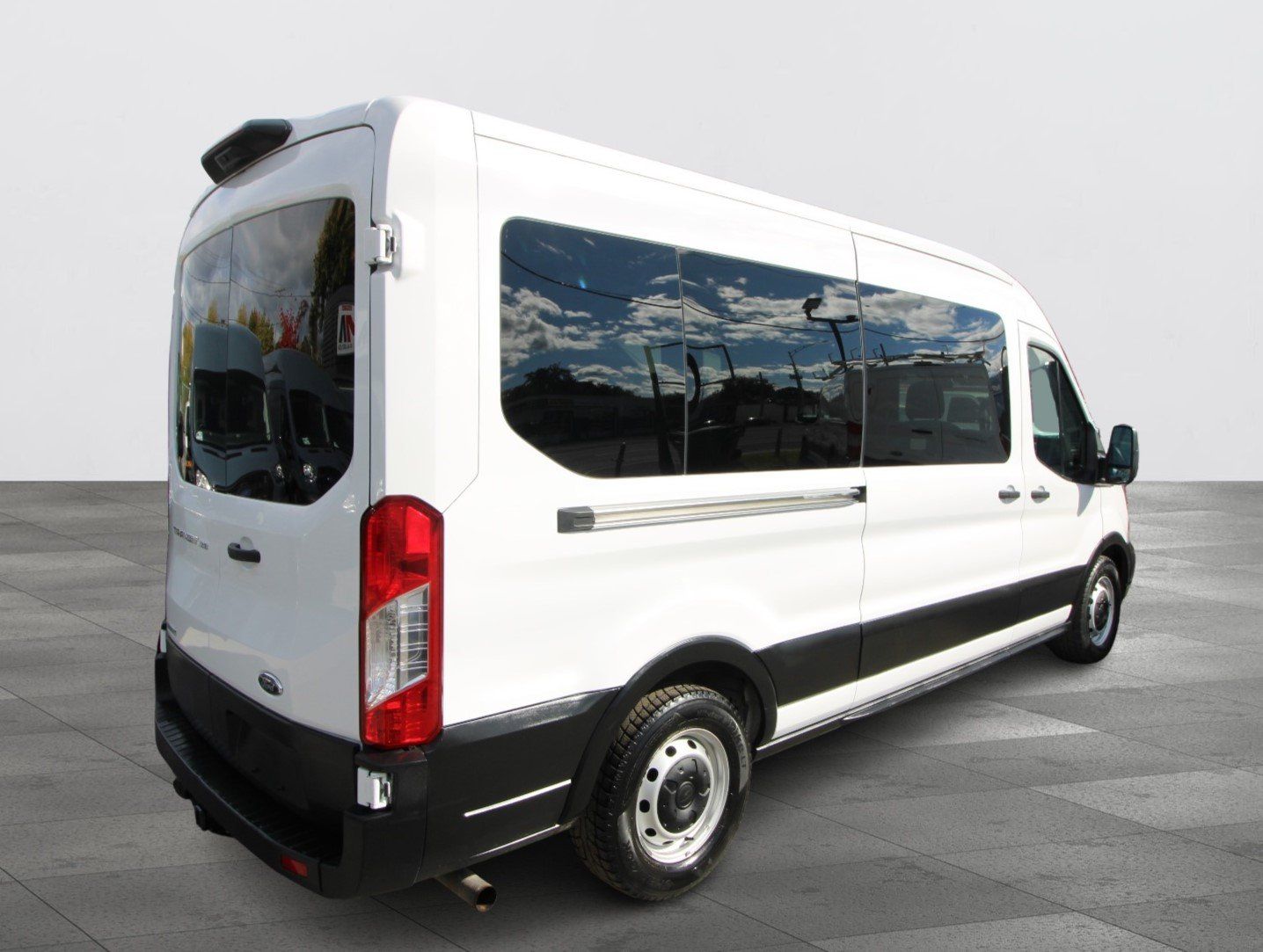 Ford Transit Passenger Wagon 2022 - Thumbnail 9