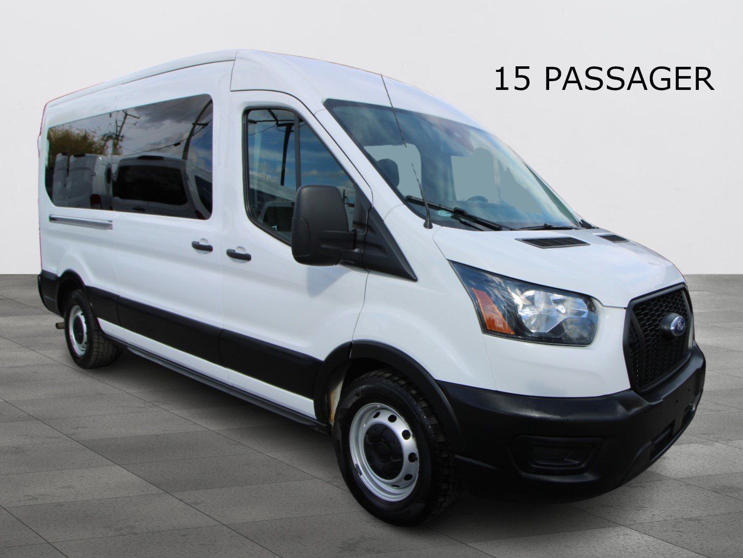 Ford Transit Passenger Wagon 2022 - Thumbnail 1