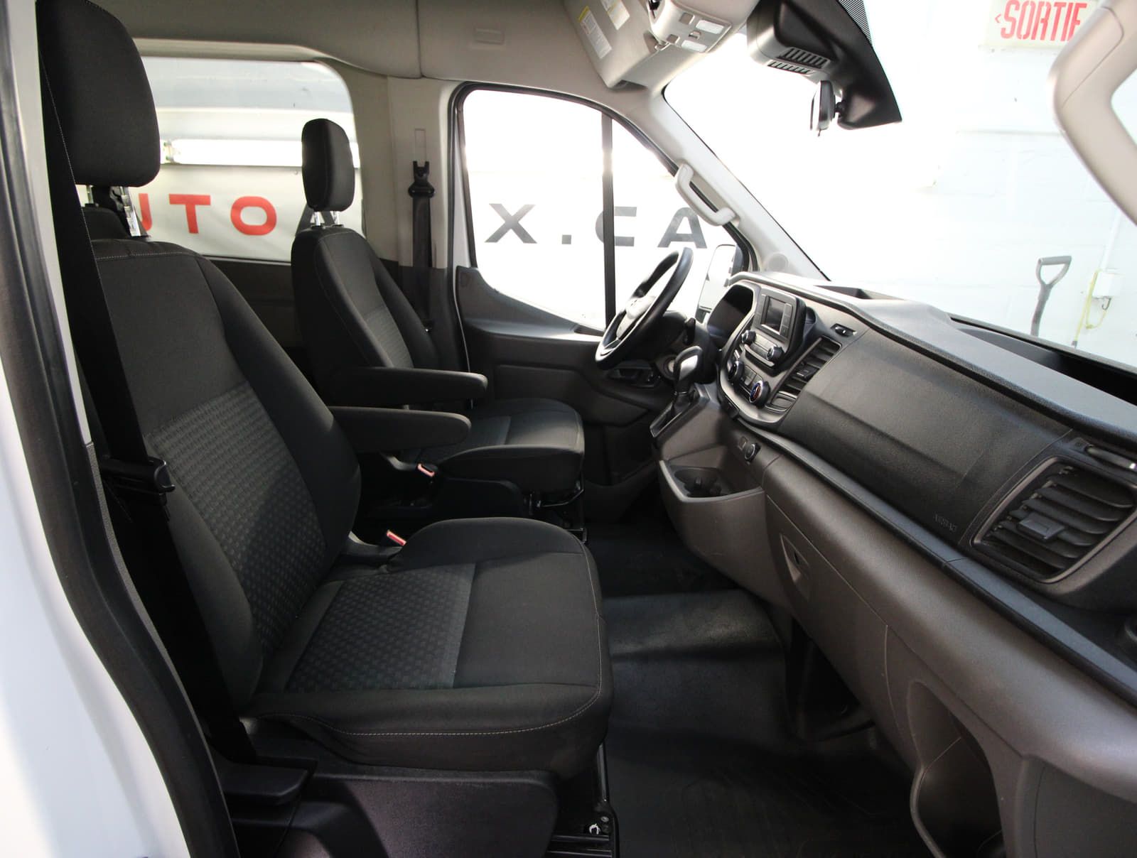 Ford Transit Passenger Wagon 2021 - Thumbnail 15