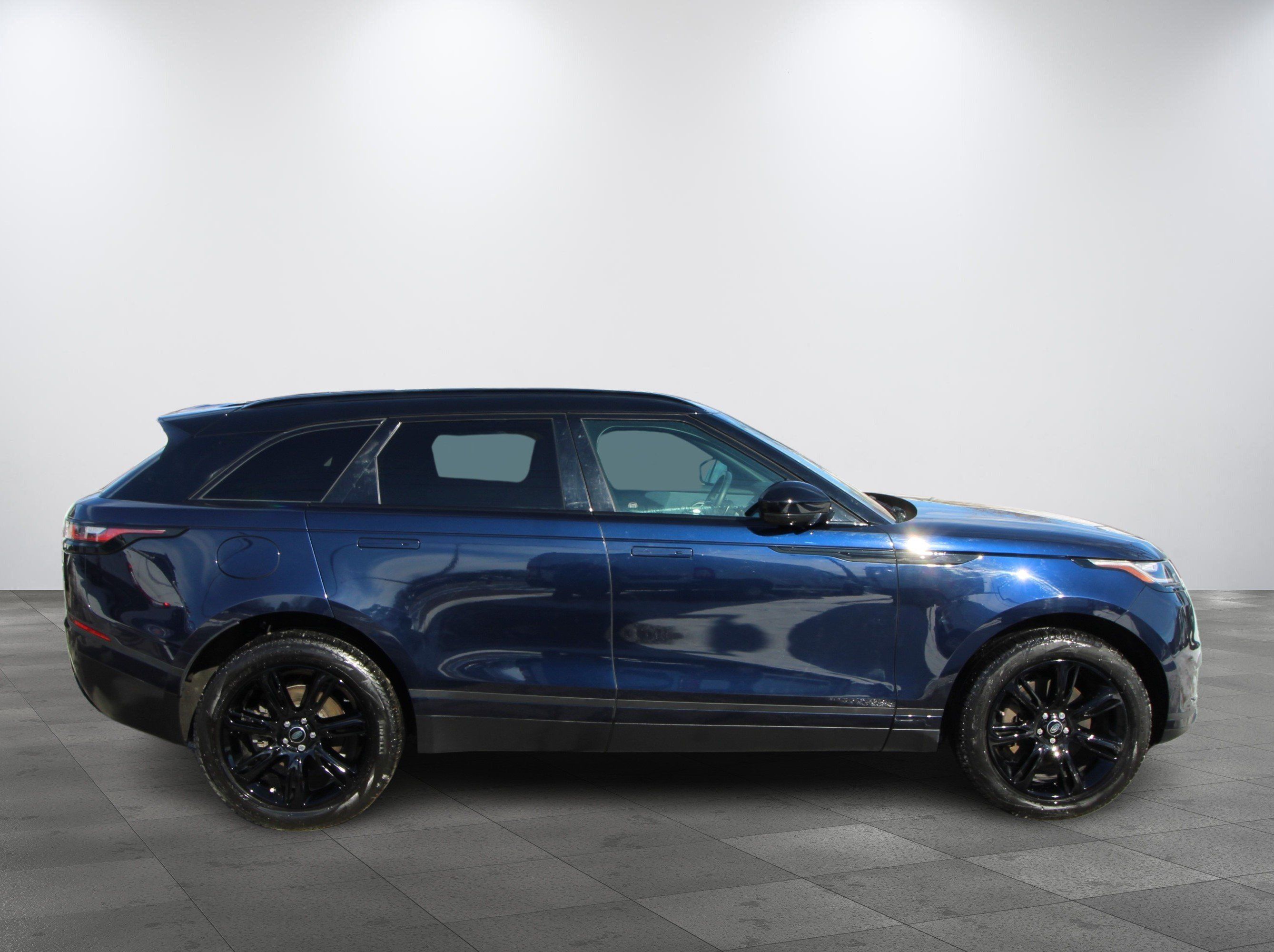 Land Rover Range Rover Velar 2023 - Thumbnail 7