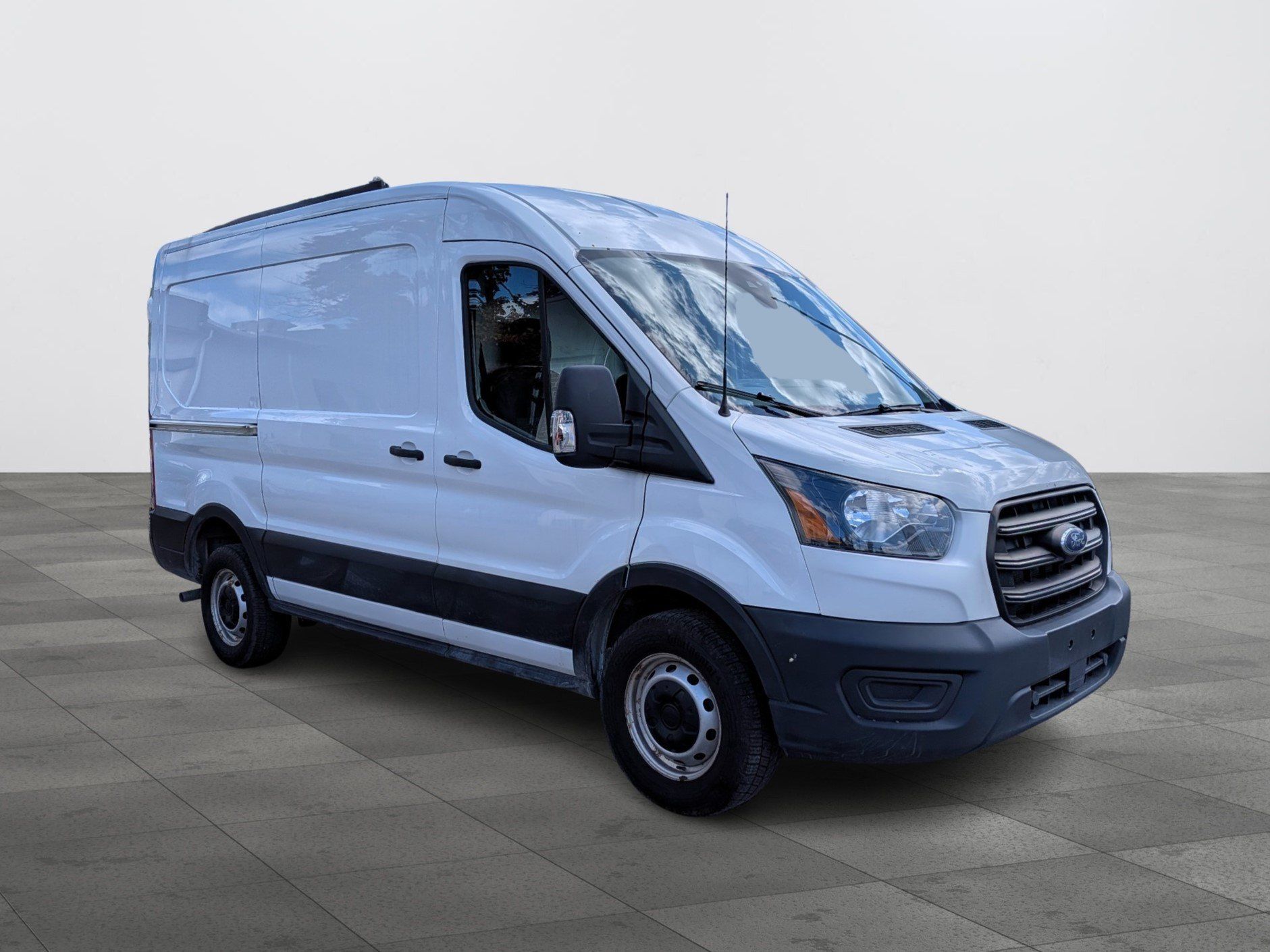 Ford Transit-250 Cargo 2020 - Thumbnail 2