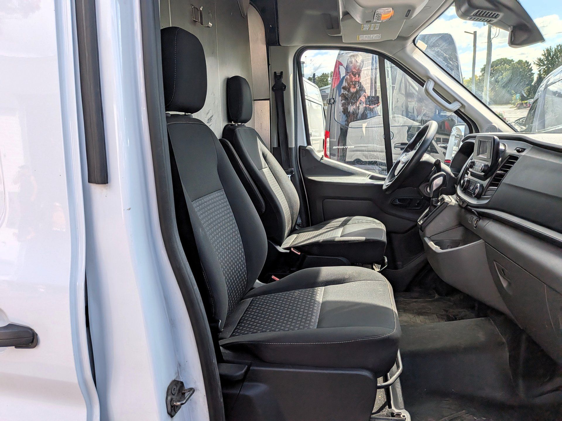 Ford Transit-250 Cargo 2020 - Thumbnail 18