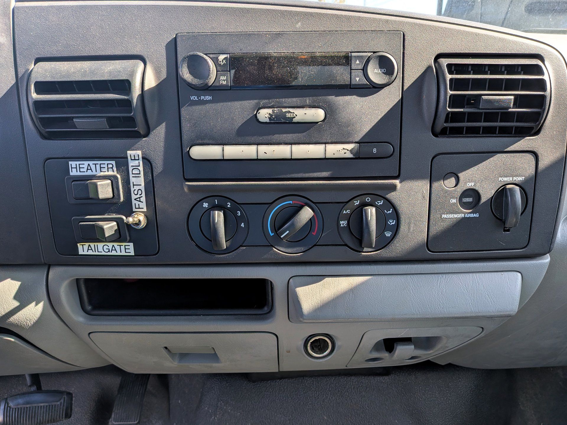 Ford F-550 Super Duty Chassis 2005 - Thumbnail 18