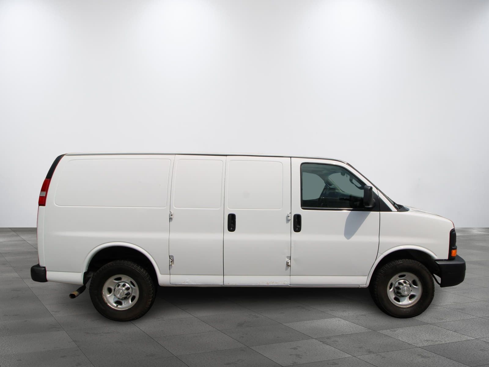 Chevrolet Express Cargo Van 2016 - Thumbnail 3