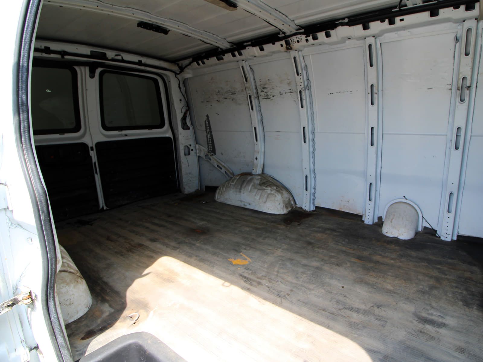 Chevrolet Express Cargo Van 2016 - Thumbnail 8