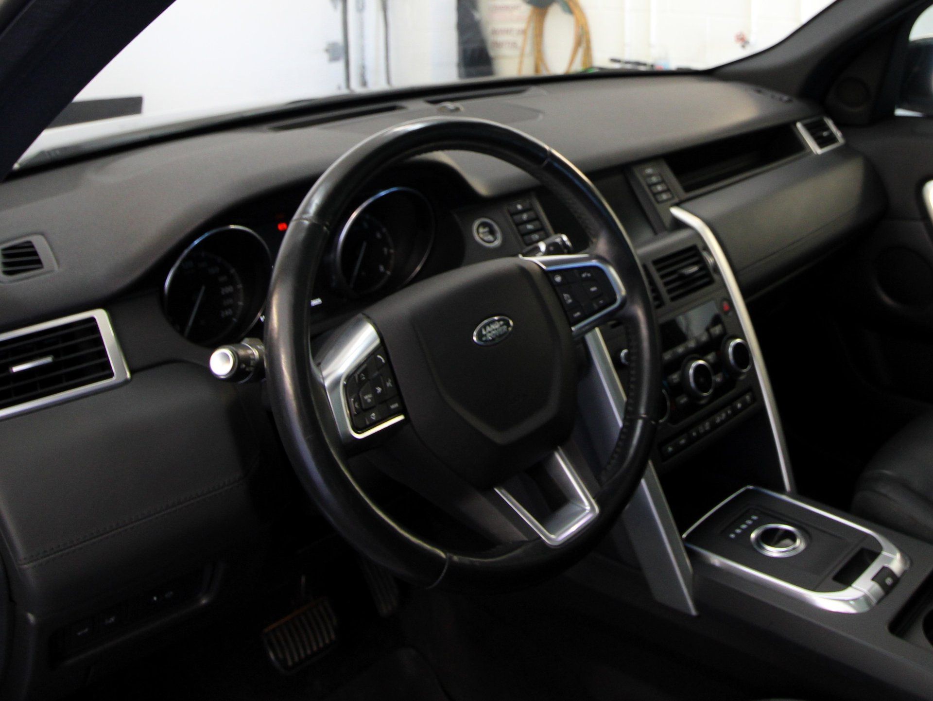 Land Rover Discovery Sport 2017 - Thumbnail 10