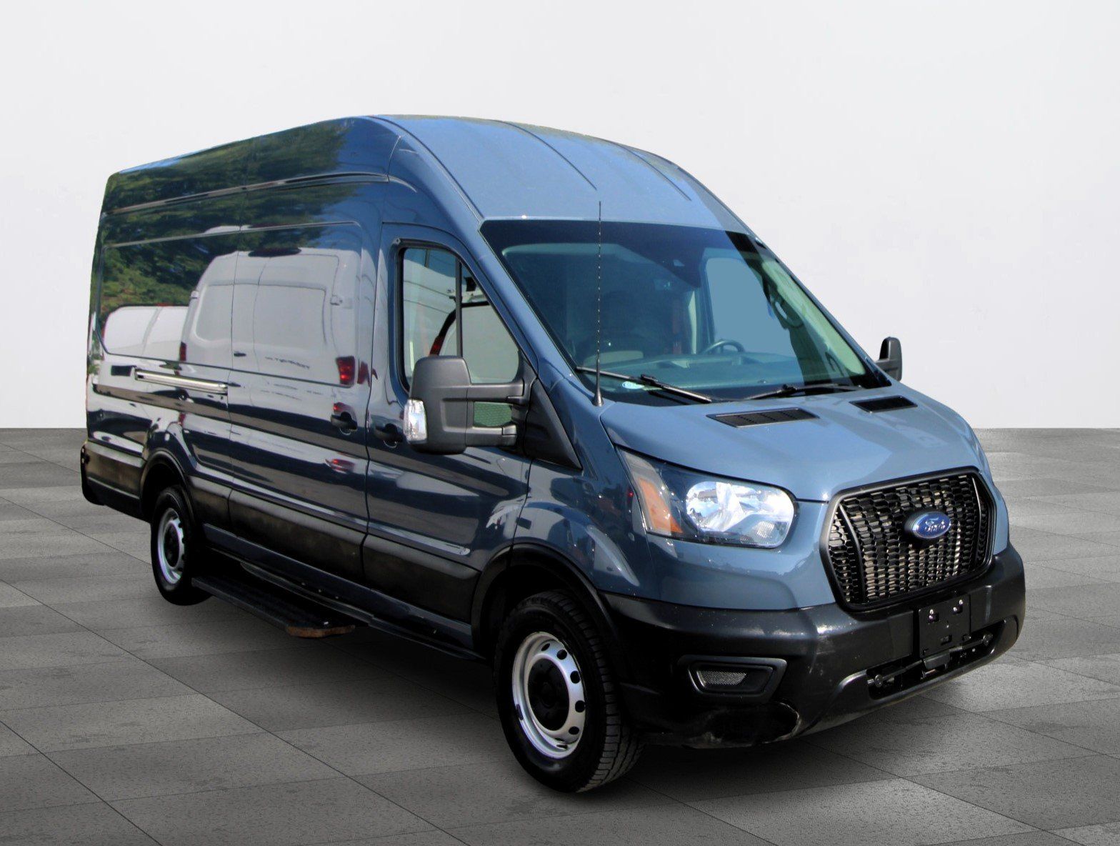 Ford Transit Cargo Van 2021 - Thumbnail 3