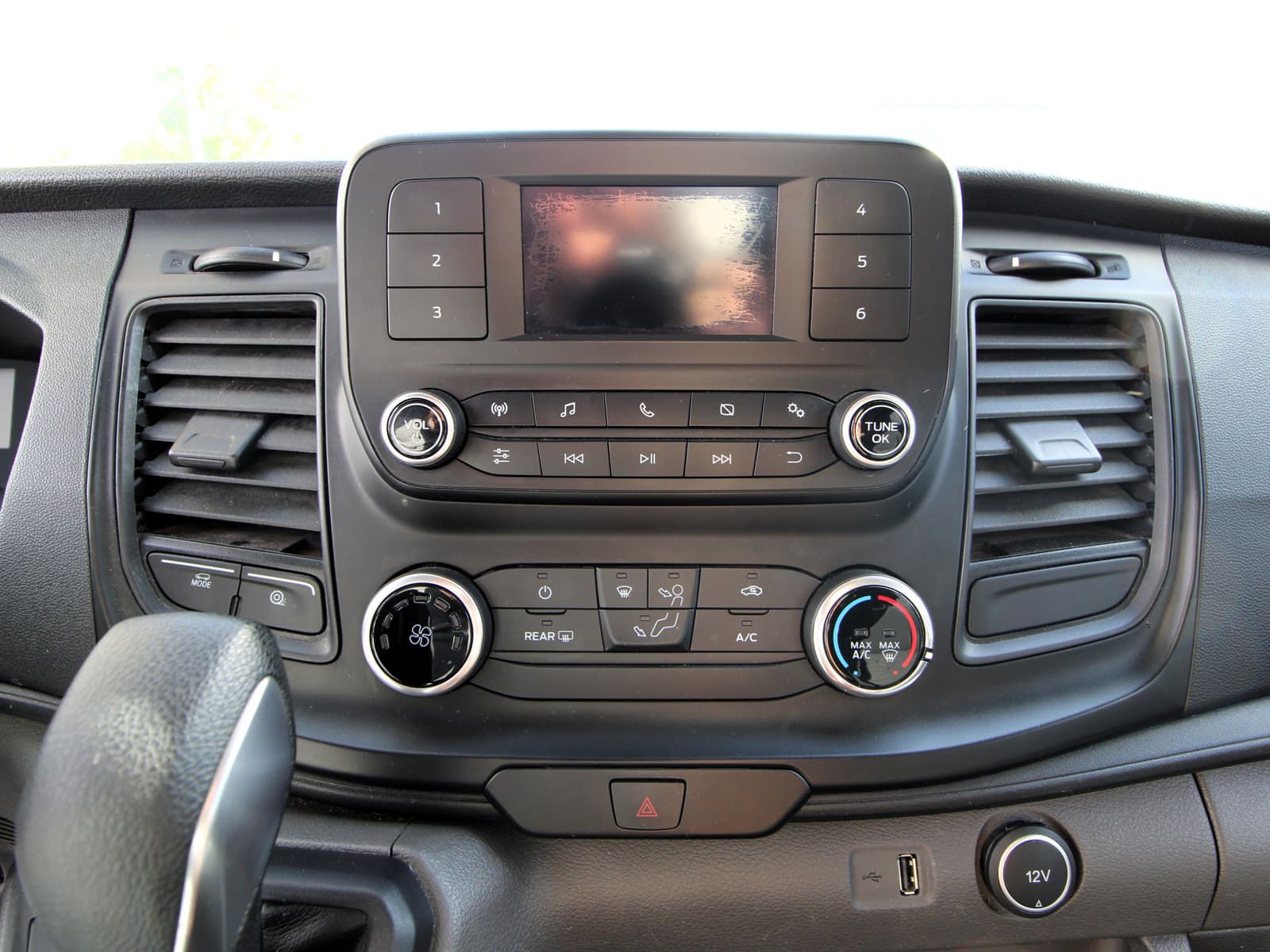 Ford Transit Passenger Wagon 2022 - Image 10
