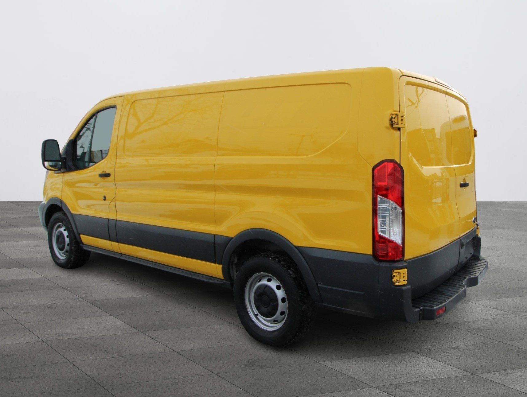 Ford Transit-150 2017 - Image 11