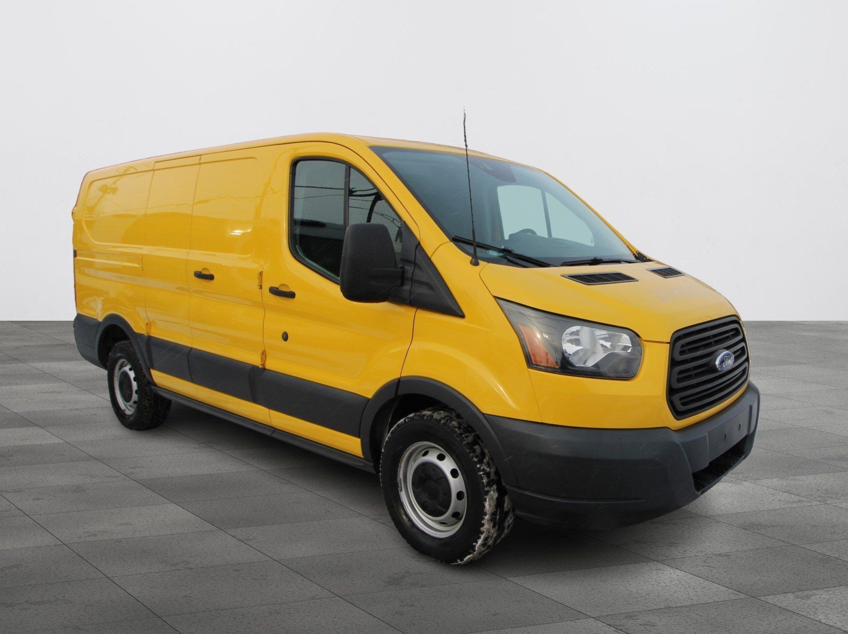 Ford Transit-150 2017 - Image 3