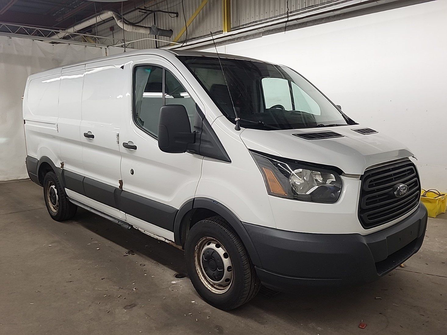 Ford Transit-150 2017 - Image 1