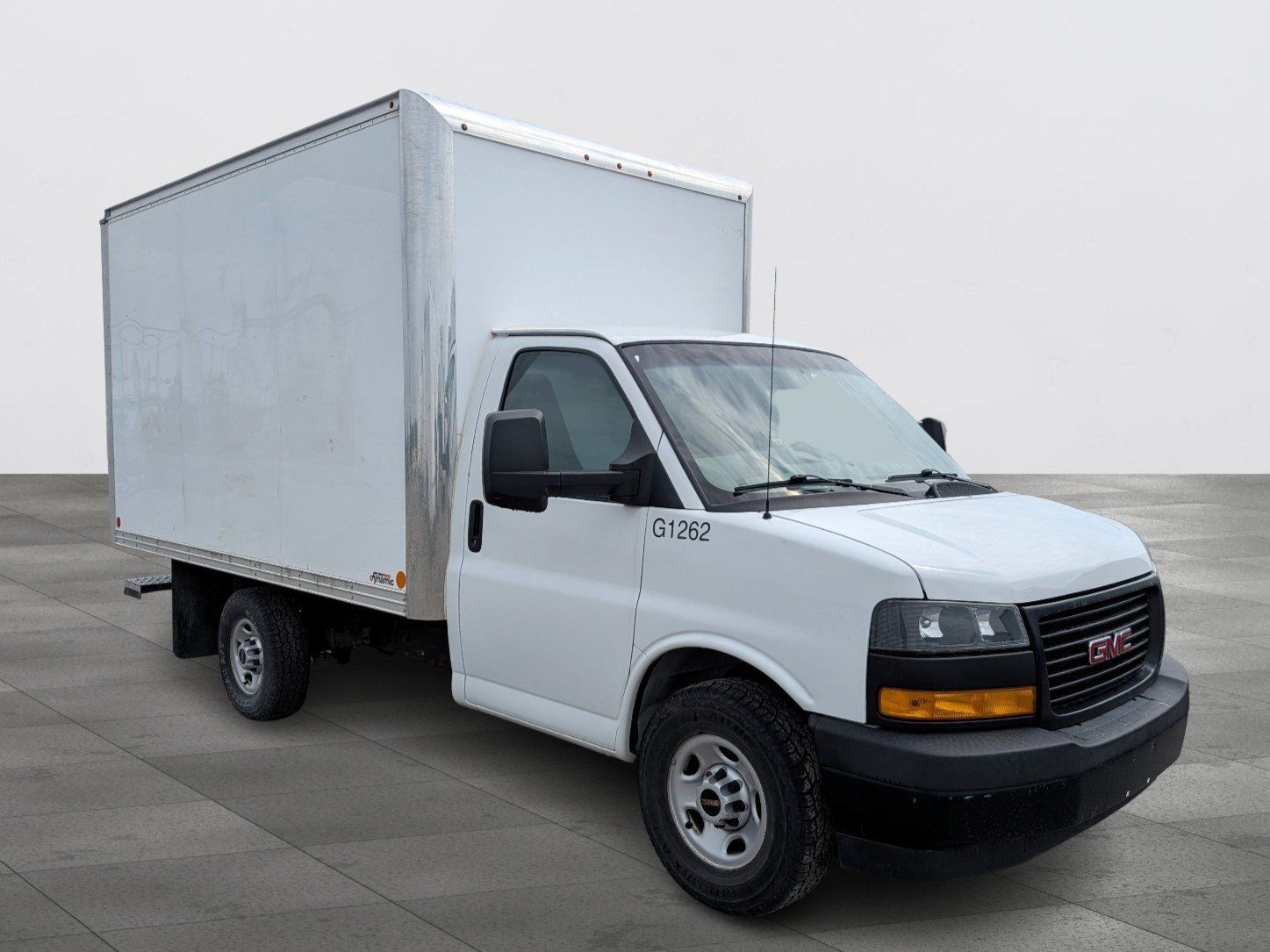 GMC Savana Cutaway 2020 - Image 3