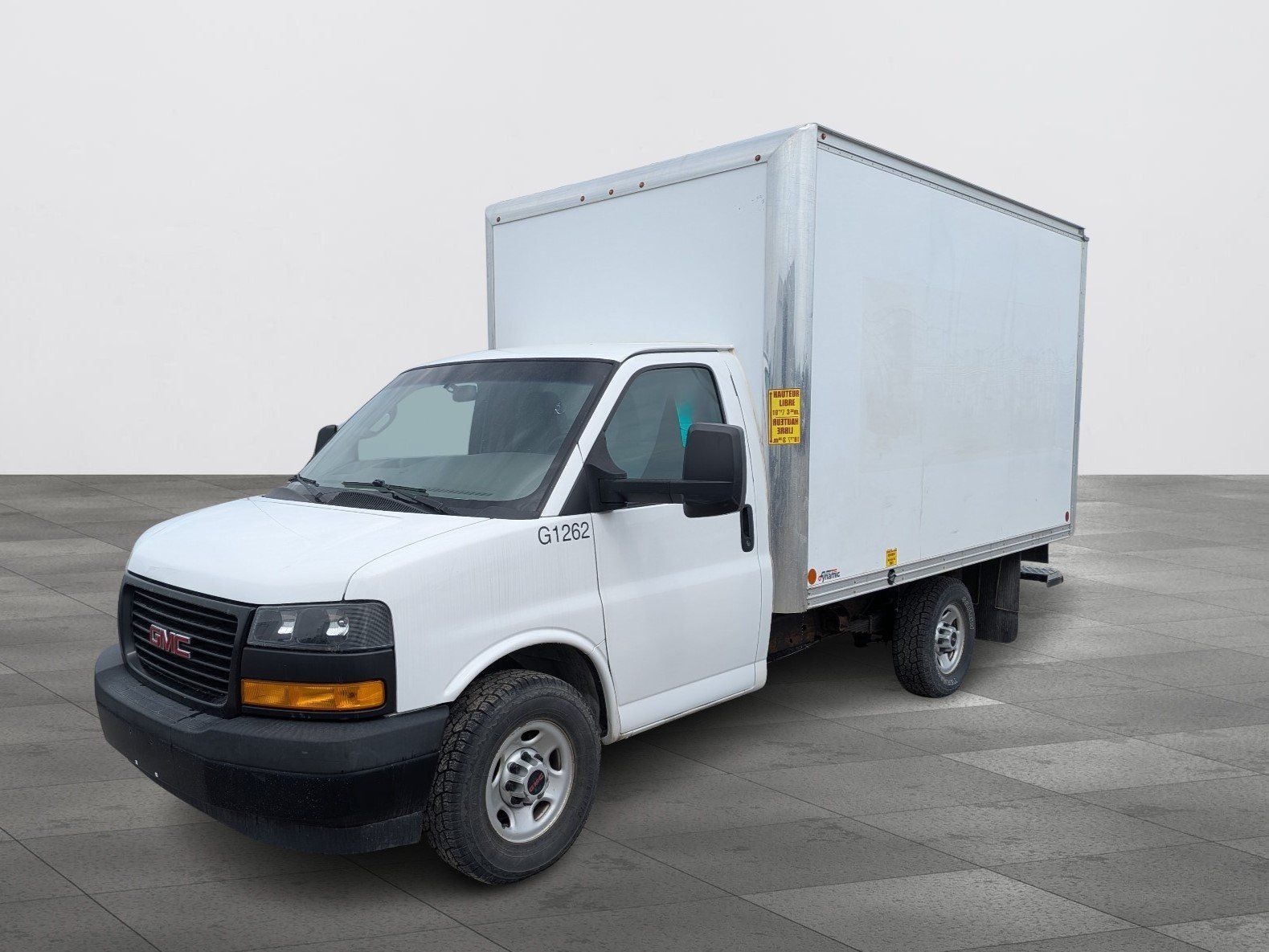 GMC Savana Cutaway 2020 - Image 1