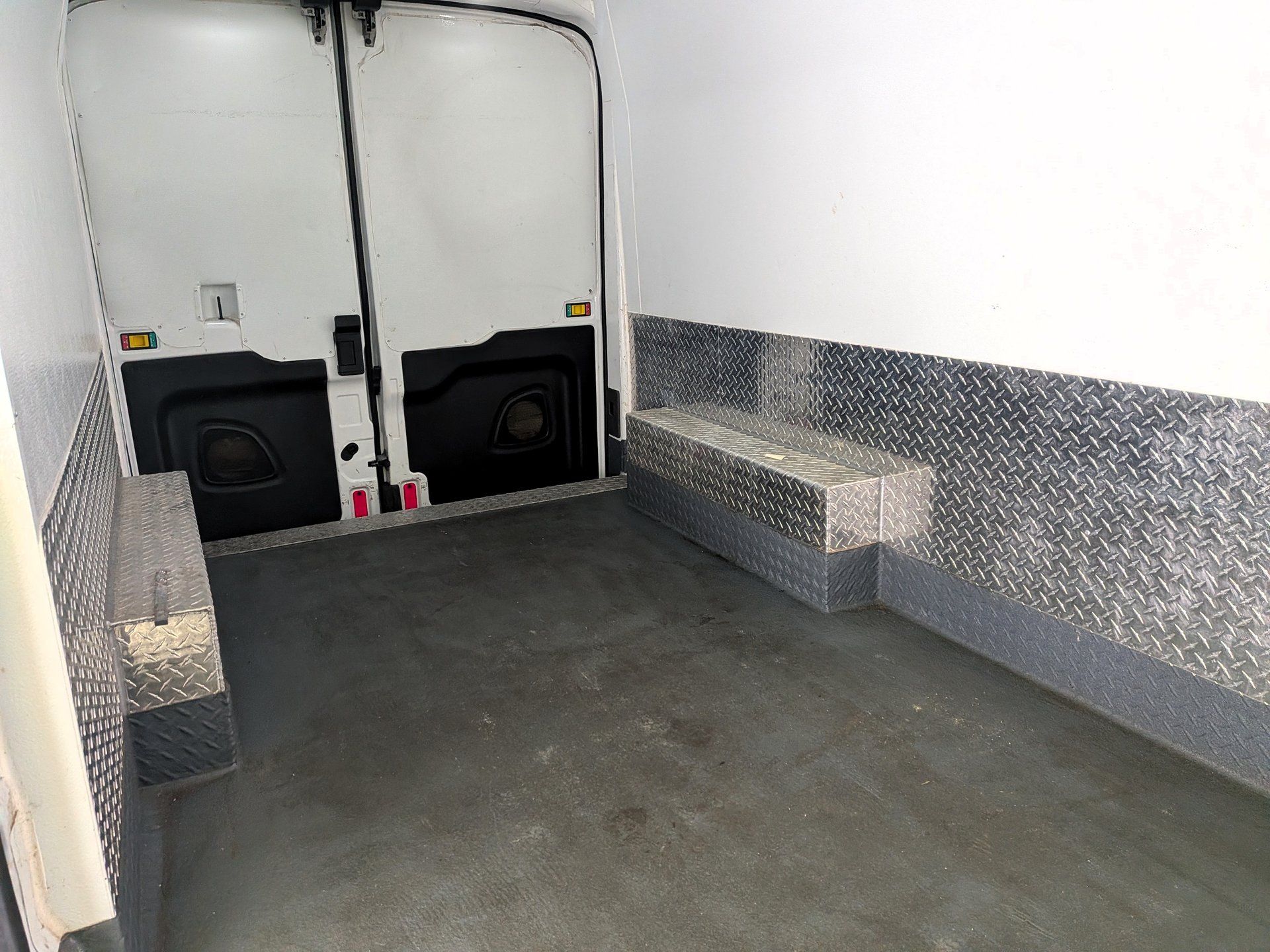 Ford Transit-350 Cargo Van 2020 - Image 15