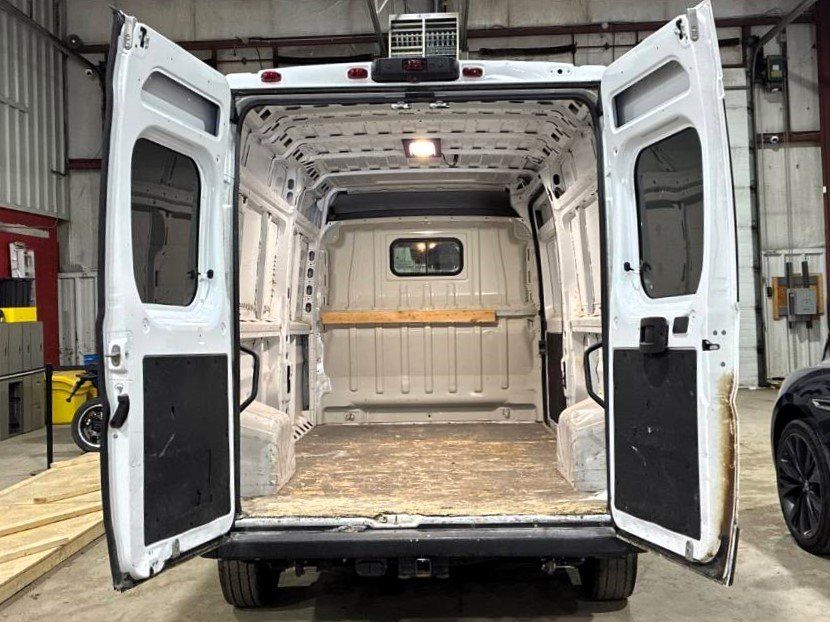 RAM ProMaster 2500 2023 - Image 8