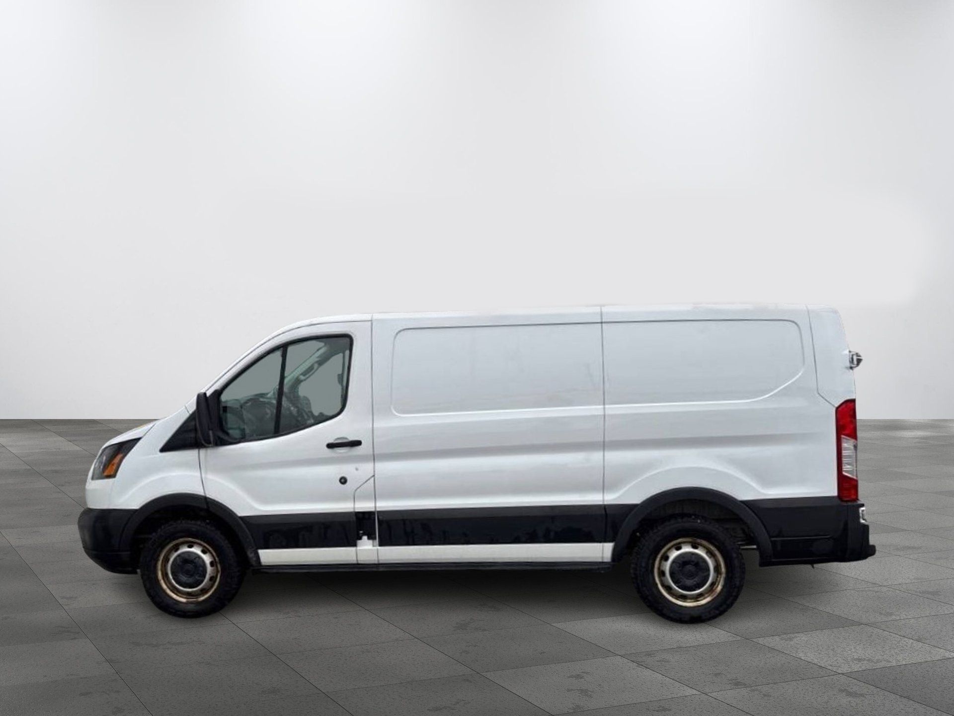 Ford Transit-150 2019 - Image 7