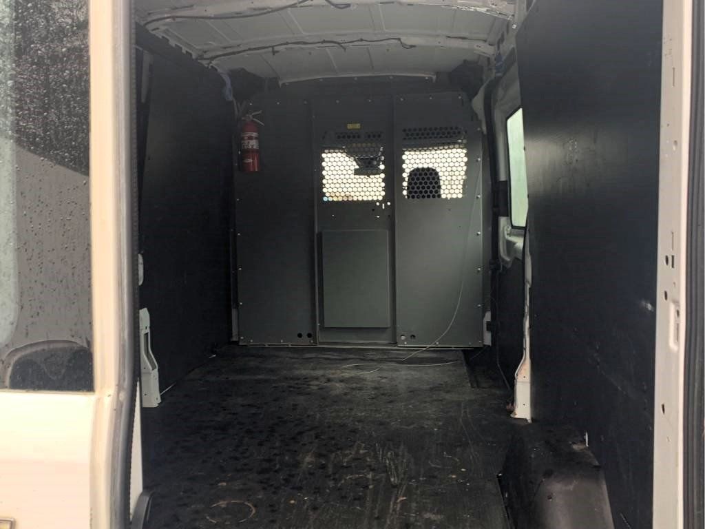 Ford Transit-350 2018 - Image 8