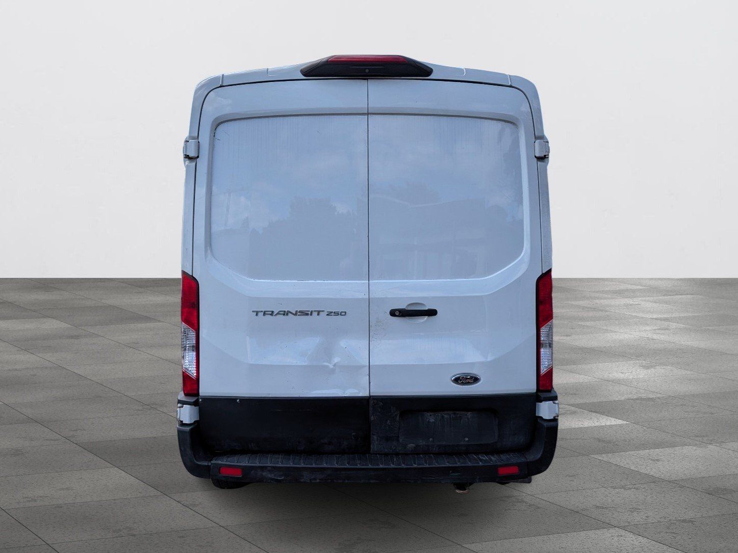 Ford Transit-250 Cargo 2020 - Image 18 