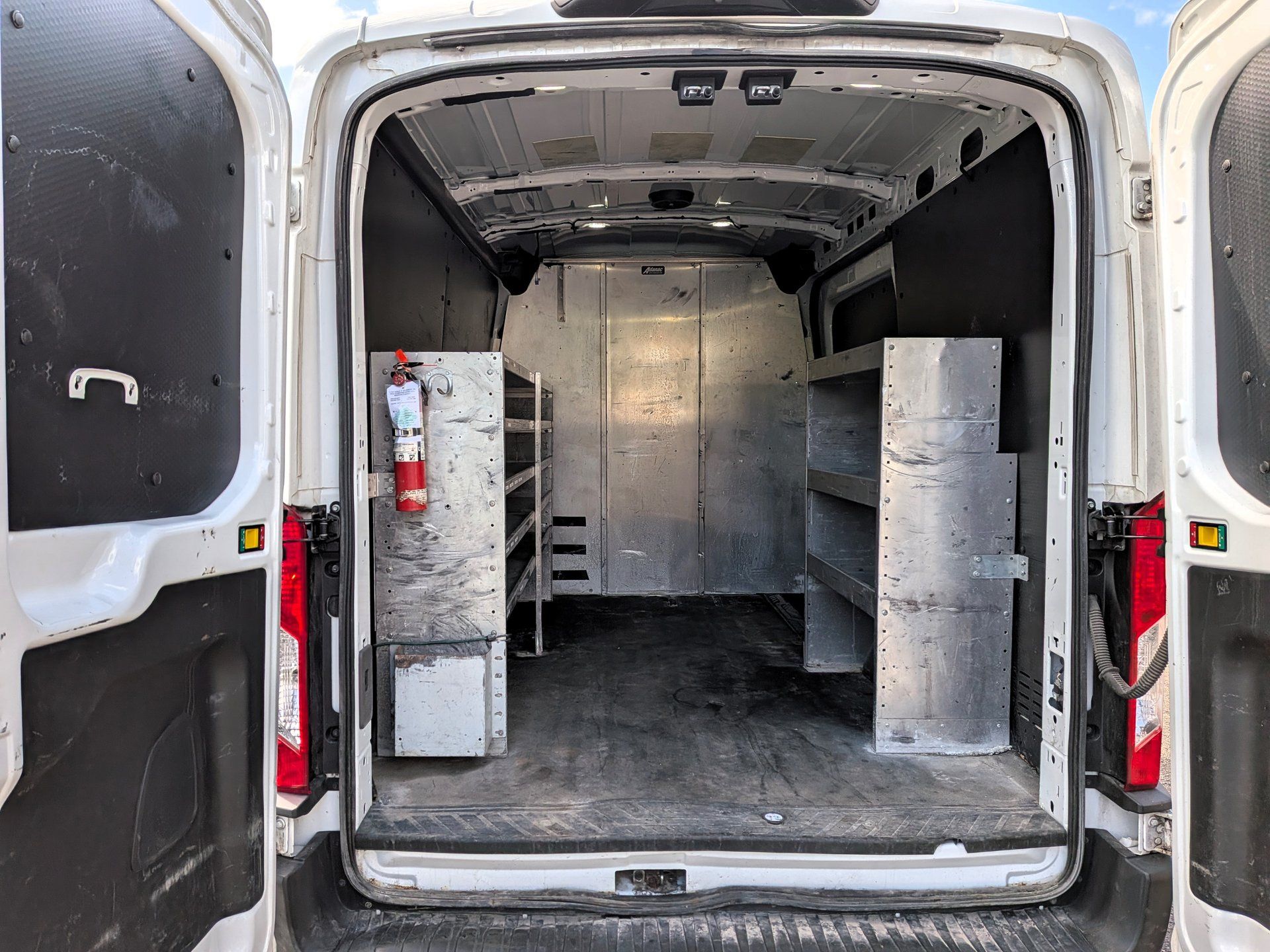 Ford Transit-250 Cargo 2020 - Image 19 