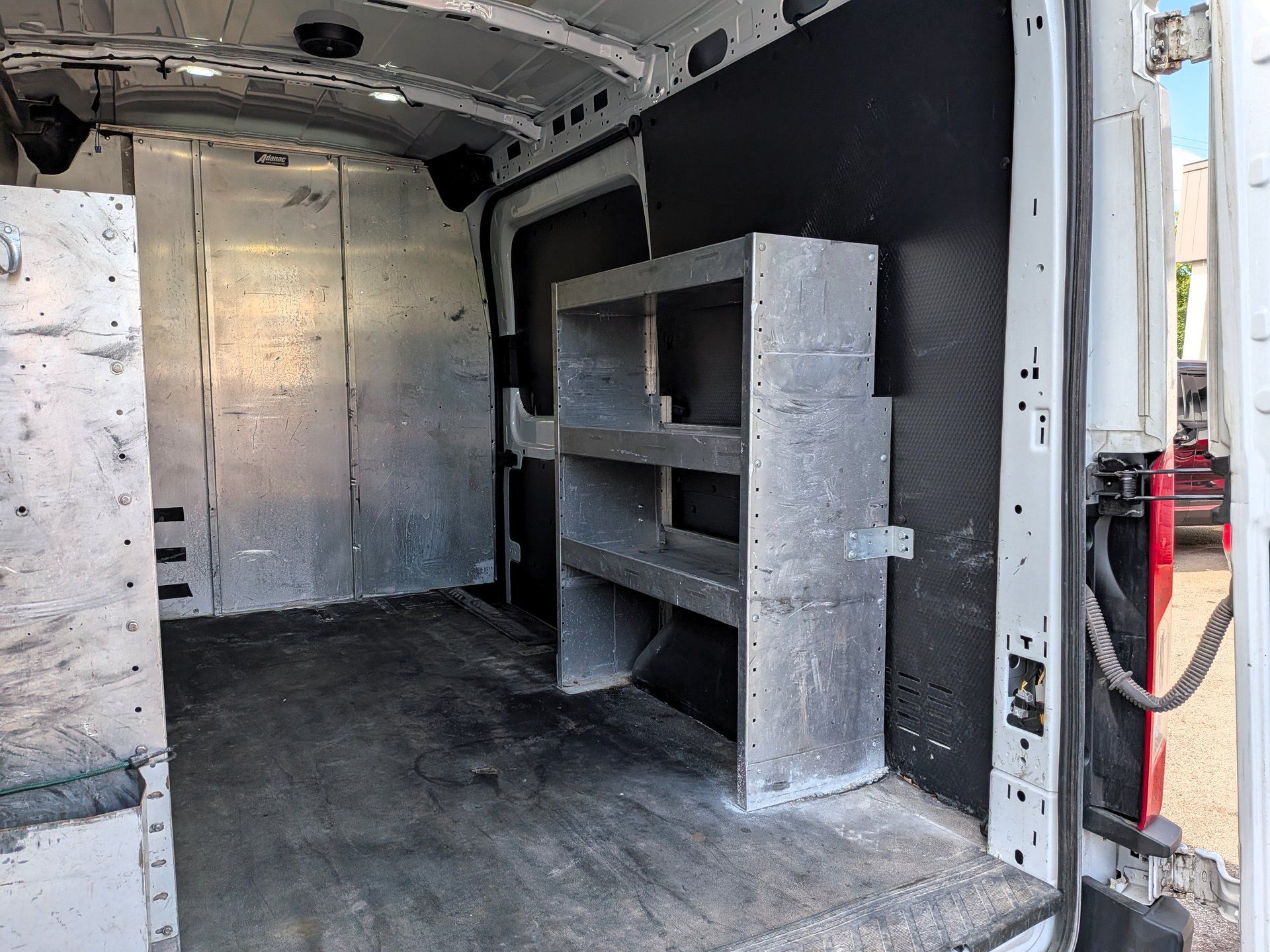 Ford Transit-250 Cargo 2020 - Image 3 