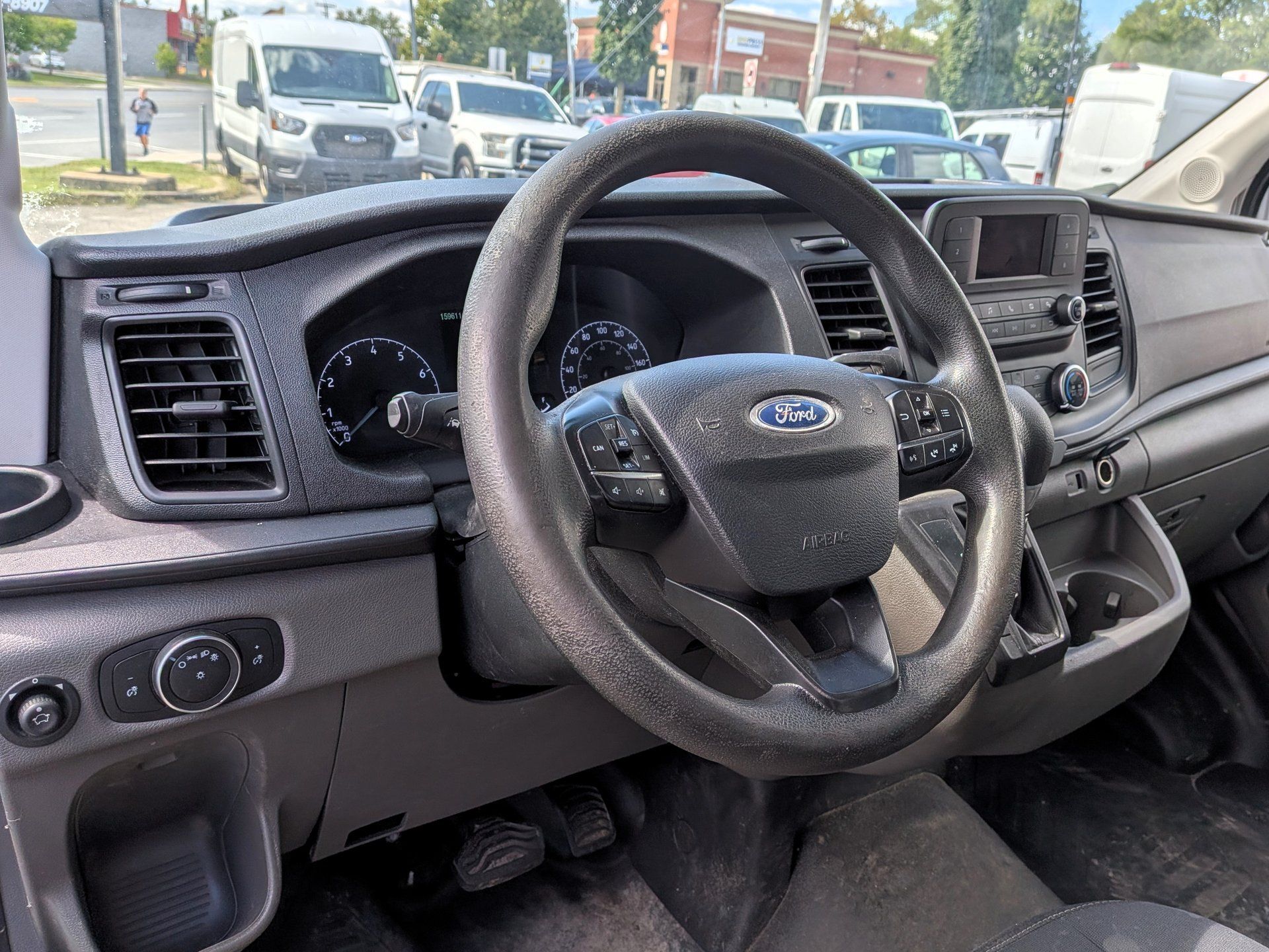 Ford Transit-250 Cargo 2020 - Image 7 