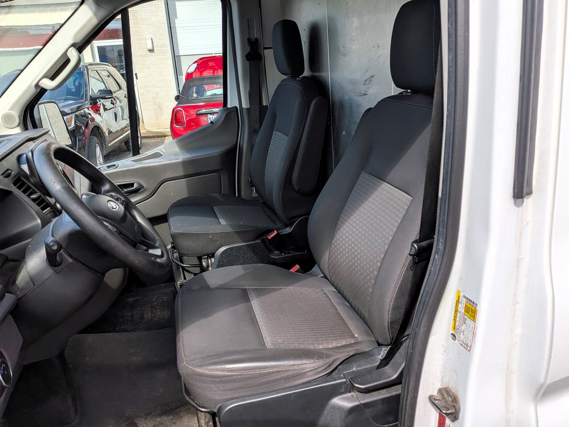 Ford Transit-250 Cargo 2020 - Image 16 
