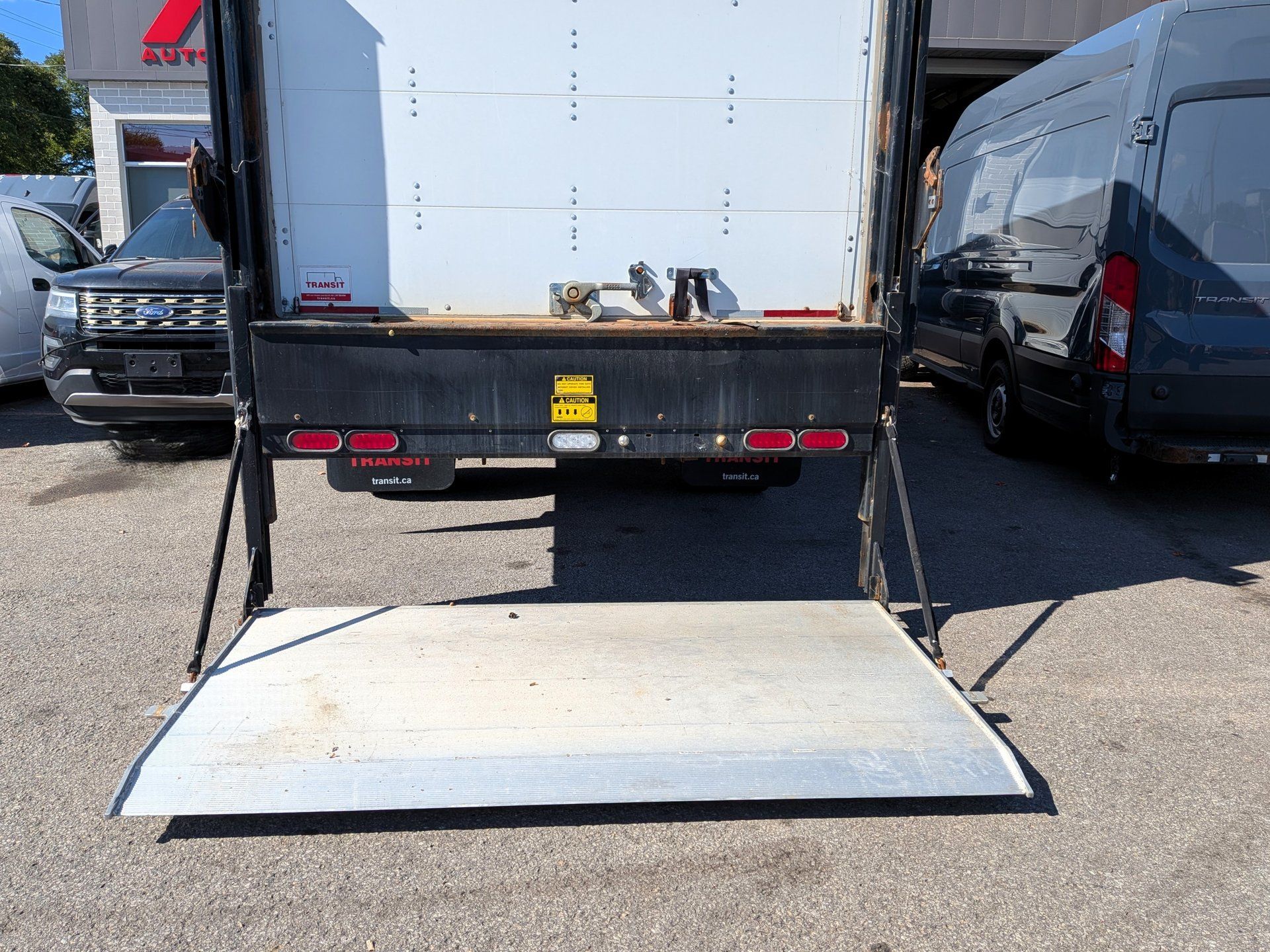 Ford F-550 Super Duty Chassis 2005 - Image 2 