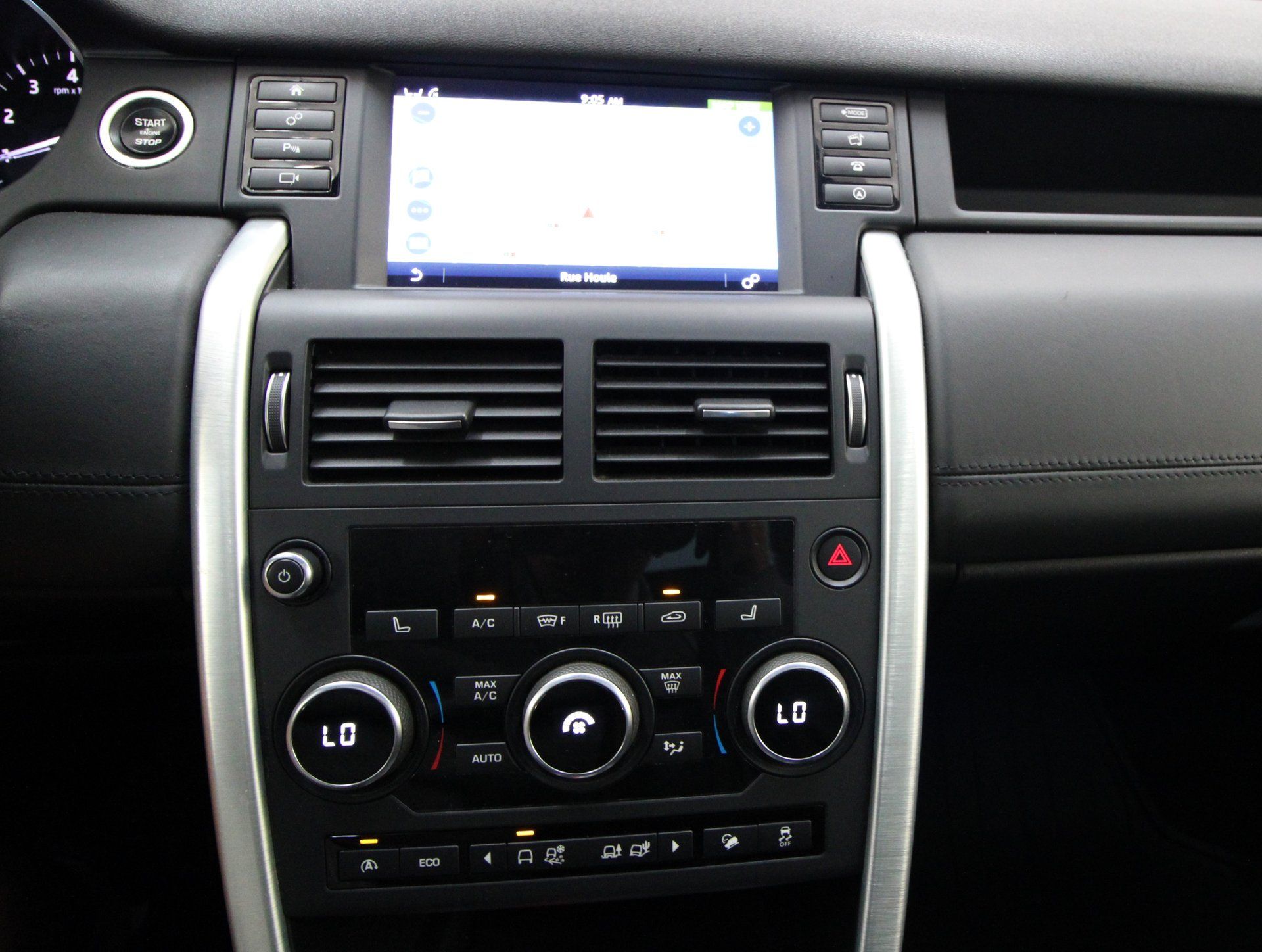 Land Rover Discovery Sport 2017 - Image 17