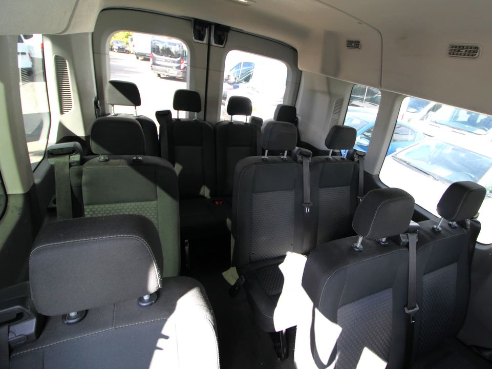 Ford Transit Passenger Wagon 2022 - Image 2