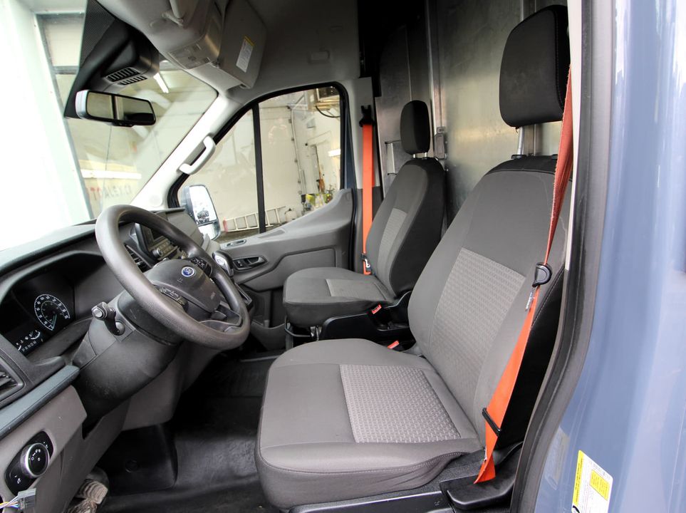 Ford Transit-250 Cargo Van 2021 - Image 12