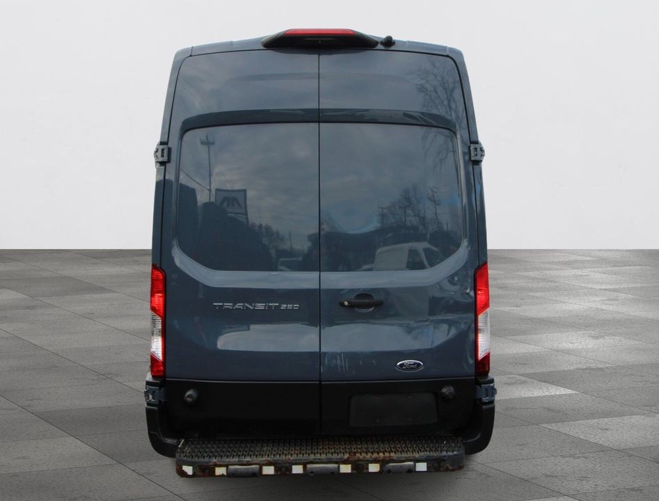 Ford Transit-250 Cargo Van 2021 - Image 15