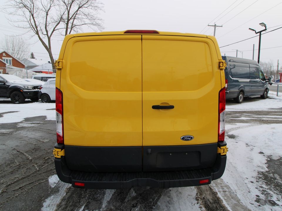 Ford Transit-150 2017 - Image 16