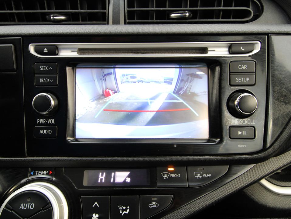 Toyota Prius c 2017 - Image 2