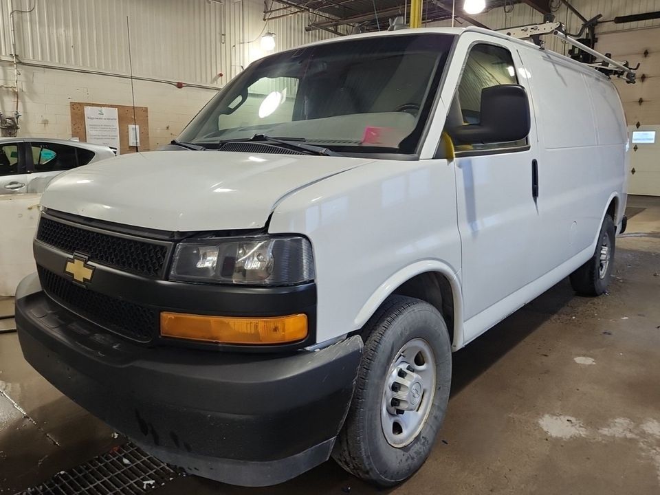 Chevrolet Express 3500 2018 - Image 1